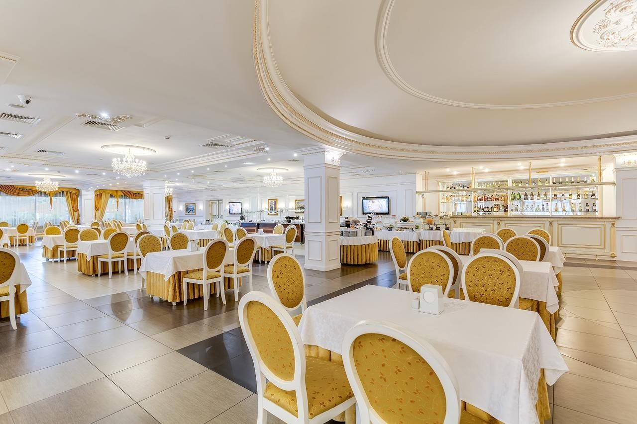 Отель Bratislava Hotel Kyiv Киев-13