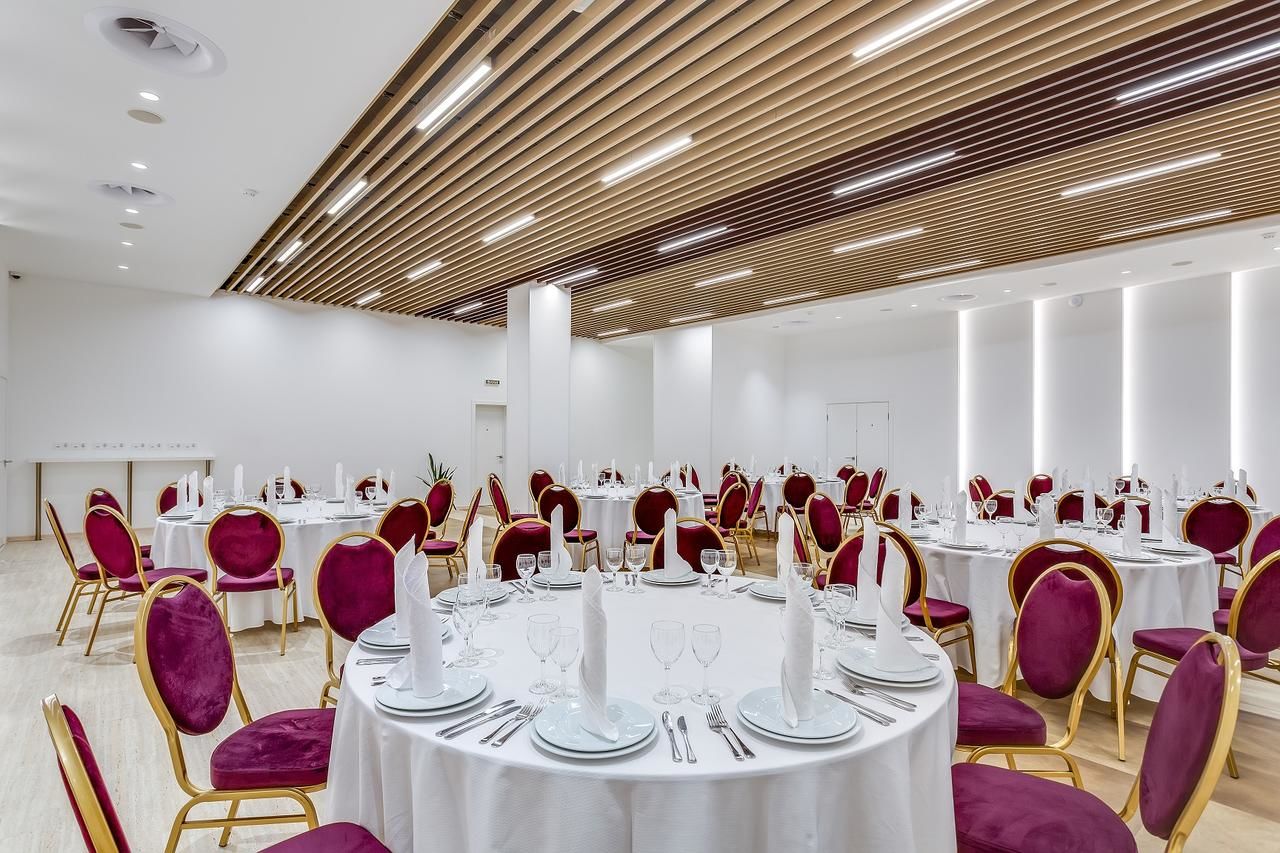 Отель Bratislava Hotel Kyiv Киев-17