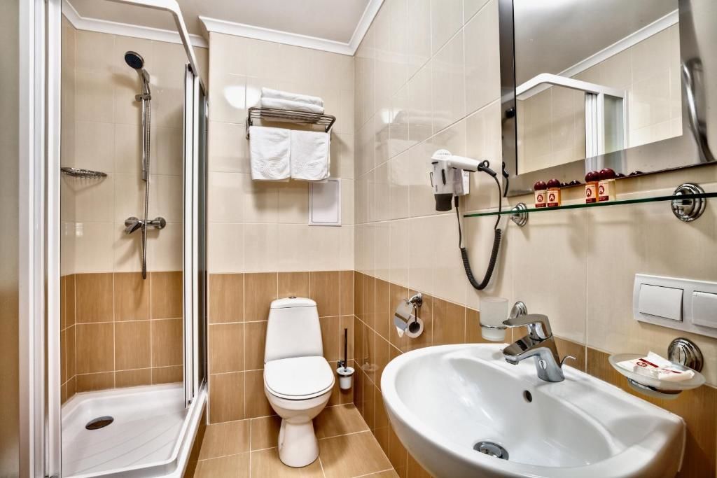 Отель Bratislava Hotel Kyiv Киев