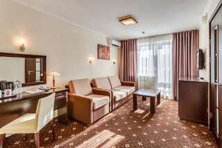 Отель Bratislava Hotel Kyiv Киев Полулюкс-1