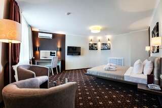 Отель Bratislava Hotel Kyiv Киев Люкс-6