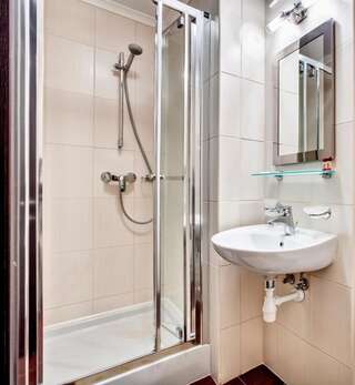 Отель Bratislava Hotel Kyiv Киев Стандартный одноместный номер-9