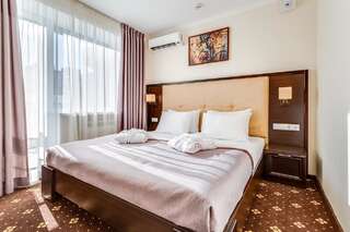Отель Bratislava Hotel Kyiv Киев Полулюкс-2