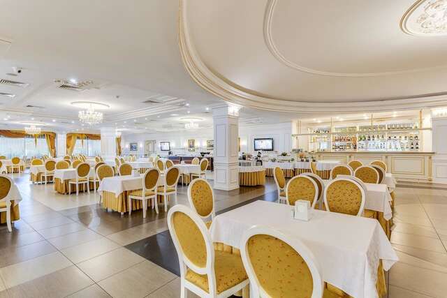 Отель Bratislava Hotel Kyiv Киев-12