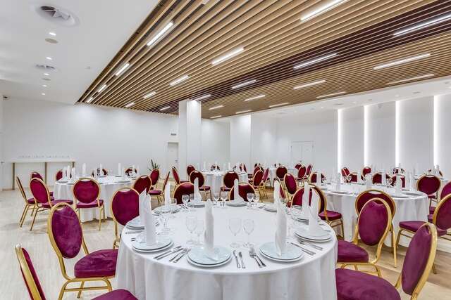Отель Bratislava Hotel Kyiv Киев-16